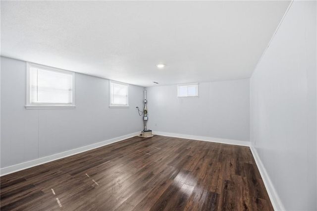 200 E 10th Street, Kearney, MO 64060