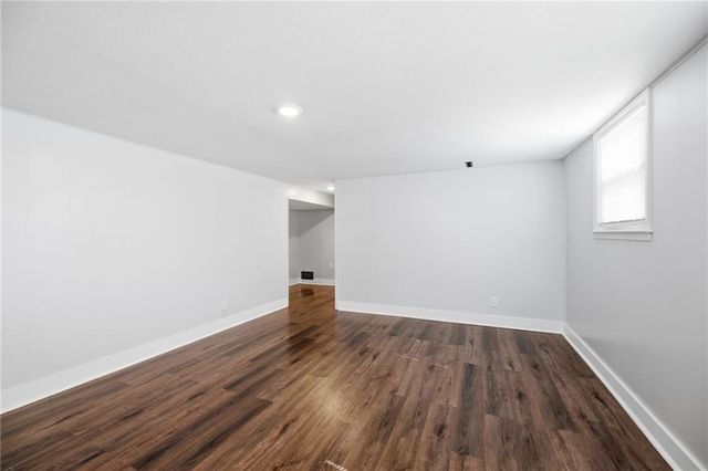 200 E 10th Street, Kearney, MO 64060