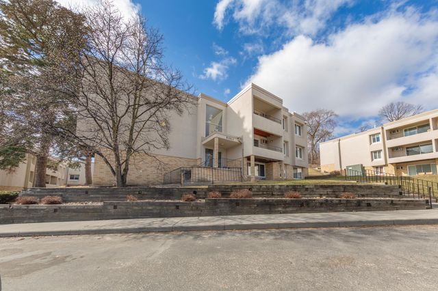 362 Elton Hills Drive NW 23, Rochester, MN 55901