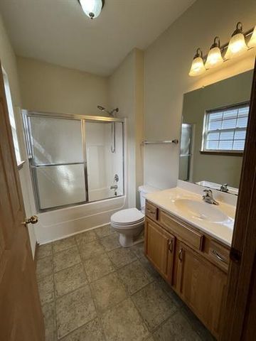 Park Avenue, Warrensburg, MO 64093