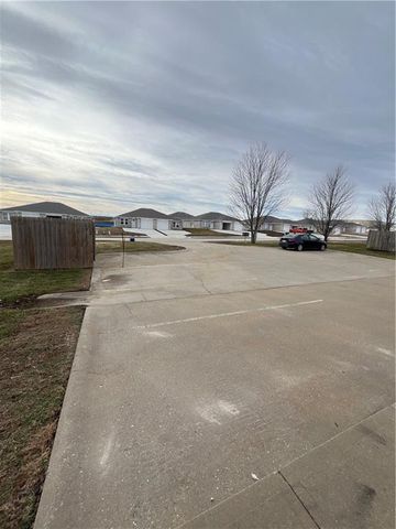 Park Avenue, Warrensburg, MO 64093