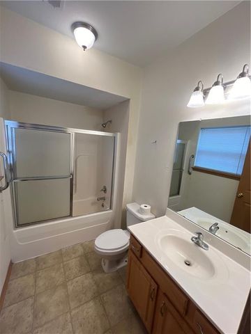 Park Avenue, Warrensburg, MO 64093