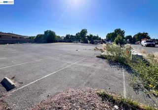 3745 Railroad Ave, Pittsburg, CA 94565