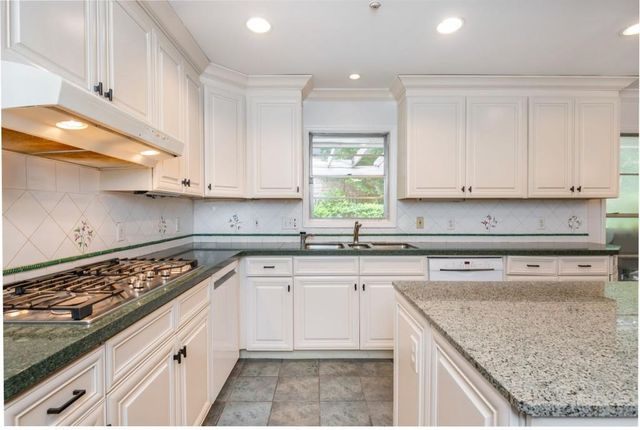 1664 Mason Mill NE Road, Atlanta, GA 30329