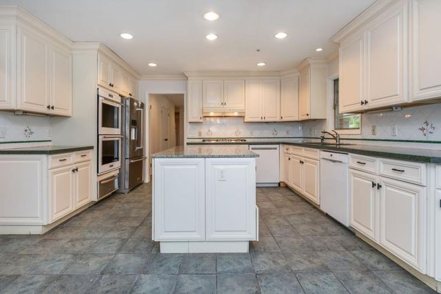 1664 Mason Mill NE Road, Atlanta, GA 30329