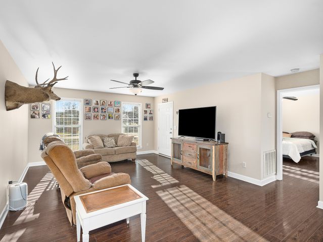 265 Sagewood Dr, Pulaski, TN 38478