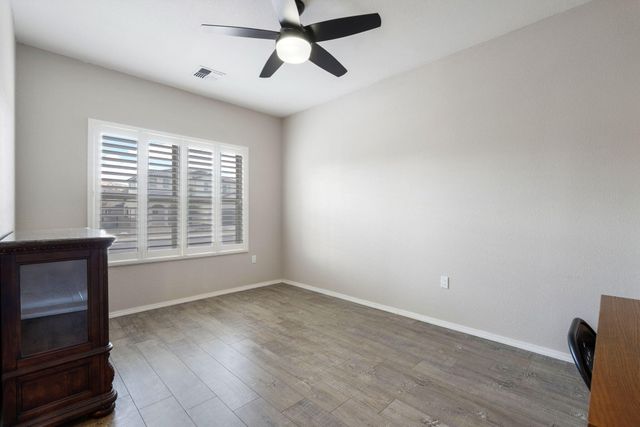 1860 Camino Cancun, Los Lunas, NM 87031