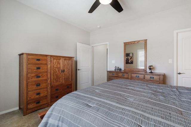1860 Camino Cancun, Los Lunas, NM 87031