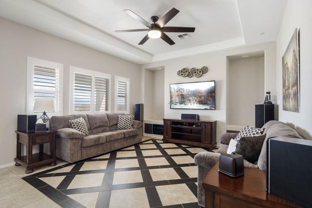 1860 Camino Cancun, Los Lunas, NM 87031