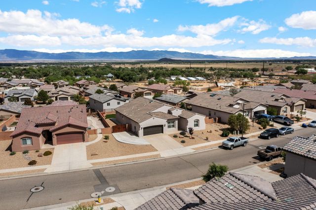 1860 Camino Cancun, Los Lunas, NM 87031