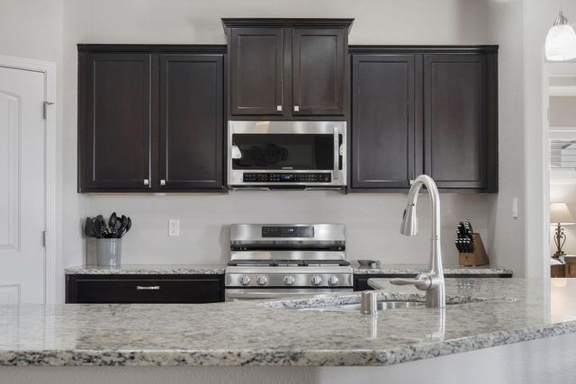 1860 Camino Cancun, Los Lunas, NM 87031
