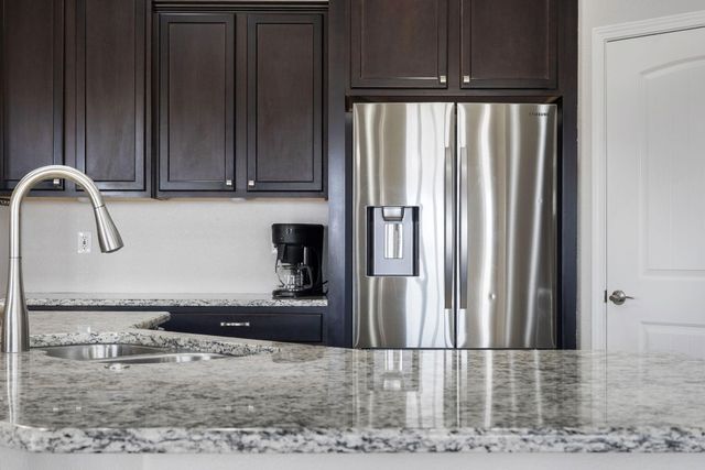1860 Camino Cancun, Los Lunas, NM 87031