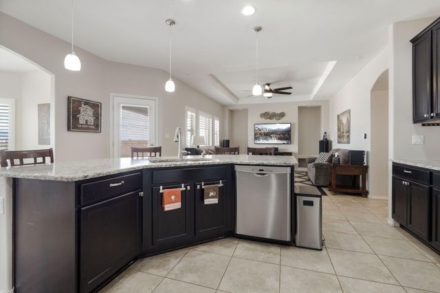 1860 Camino Cancun, Los Lunas, NM 87031