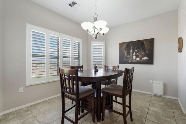 1860 Camino Cancun, Los Lunas, NM 87031