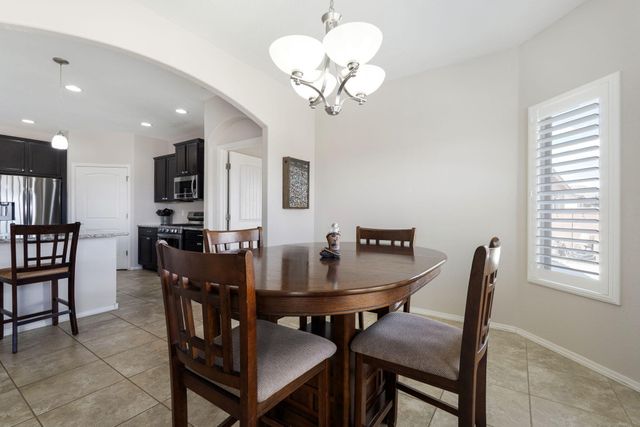 1860 Camino Cancun, Los Lunas, NM 87031