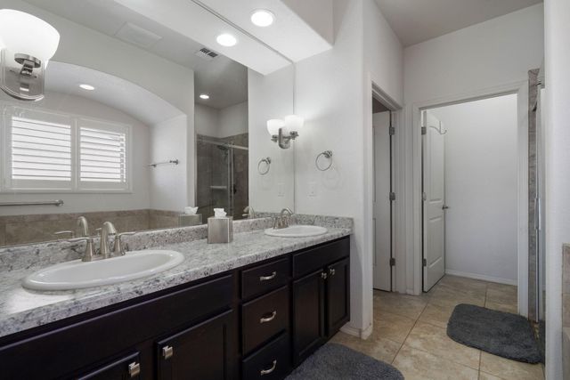 1860 Camino Cancun, Los Lunas, NM 87031