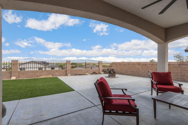 1860 Camino Cancun, Los Lunas, NM 87031