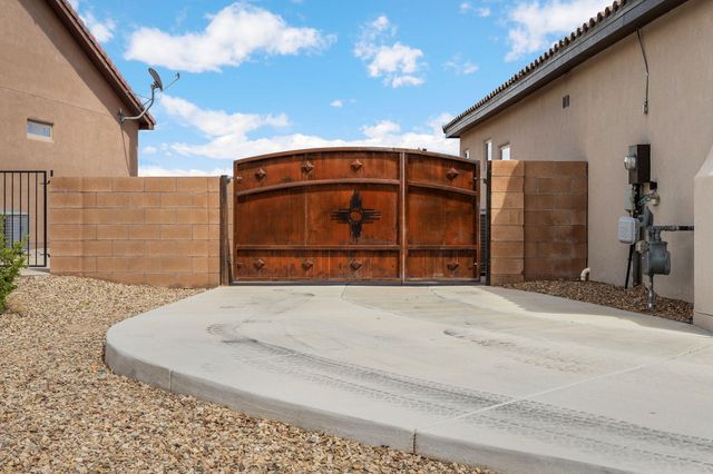 1860 Camino Cancun, Los Lunas, NM 87031