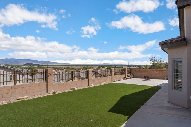 1860 Camino Cancun, Los Lunas, NM 87031