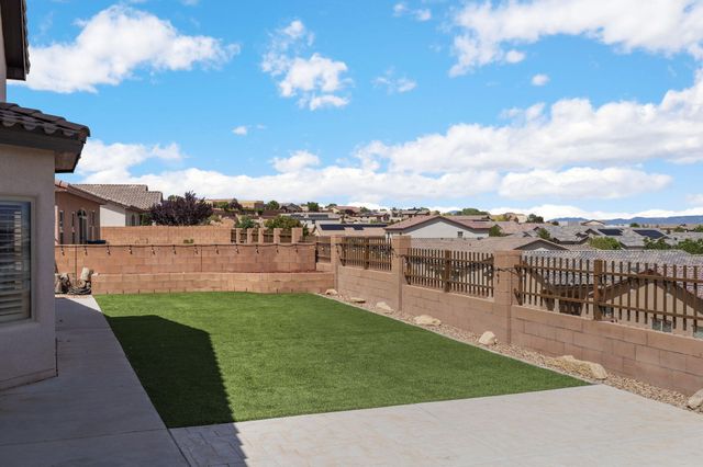 1860 Camino Cancun, Los Lunas, NM 87031