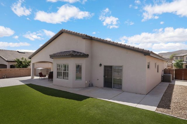 1860 Camino Cancun, Los Lunas, NM 87031
