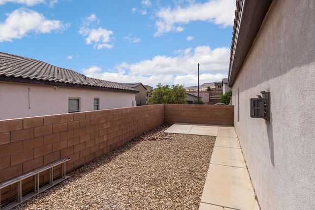 1860 Camino Cancun, Los Lunas, NM 87031