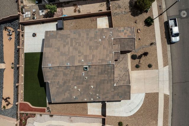 1860 Camino Cancun, Los Lunas, NM 87031