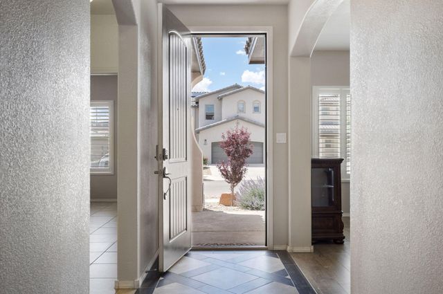 1860 Camino Cancun, Los Lunas, NM 87031