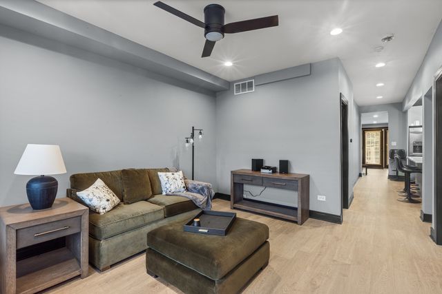 10812 S VINCENNES Avenue, Chicago, IL 60643