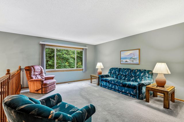4261 Dunrovin Lane, Eagan, MN 55123