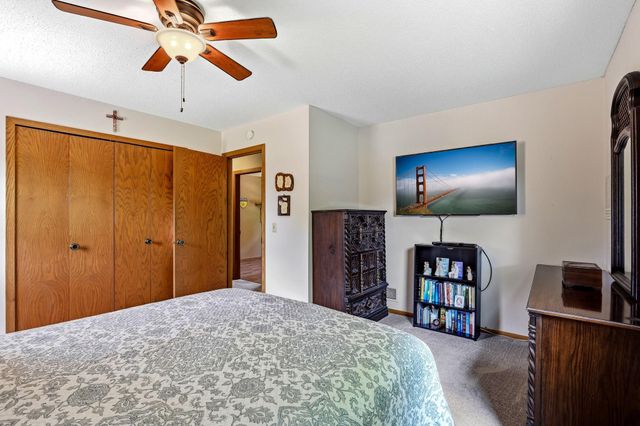 4261 Dunrovin Lane, Eagan, MN 55123