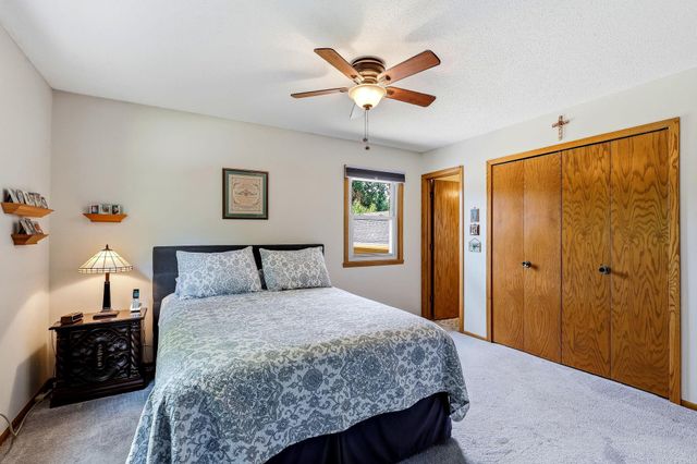 4261 Dunrovin Lane, Eagan, MN 55123