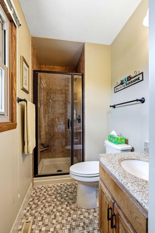 4261 Dunrovin Lane, Eagan, MN 55123