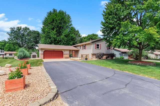 4261 Dunrovin Lane, Eagan, MN 55123
