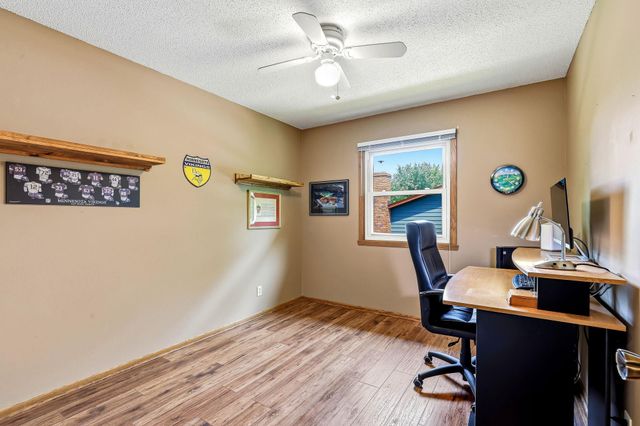 4261 Dunrovin Lane, Eagan, MN 55123