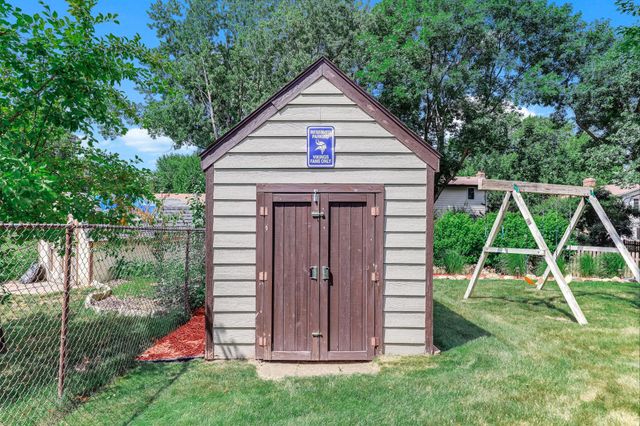 4261 Dunrovin Lane, Eagan, MN 55123