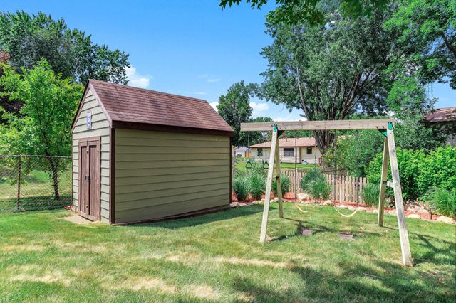 4261 Dunrovin Lane, Eagan, MN 55123
