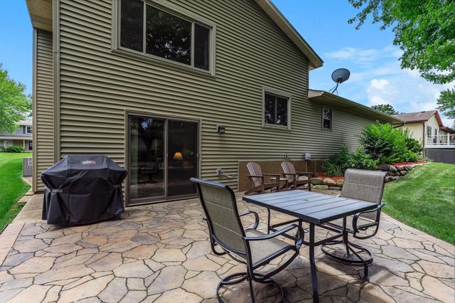 4261 Dunrovin Lane, Eagan, MN 55123