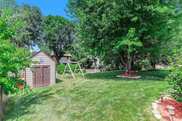 4261 Dunrovin Lane, Eagan, MN 55123