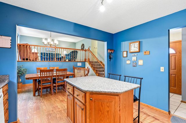 4261 Dunrovin Lane, Eagan, MN 55123