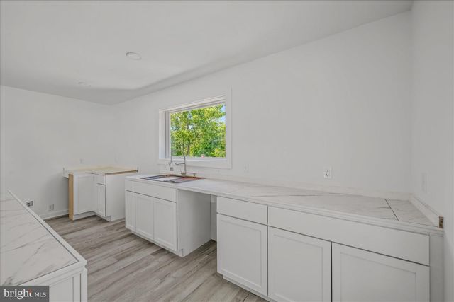 21 HILLTOP STREET, Berkeley Springs, WV 25411