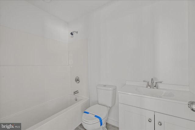 21 HILLTOP STREET, Berkeley Springs, WV 25411