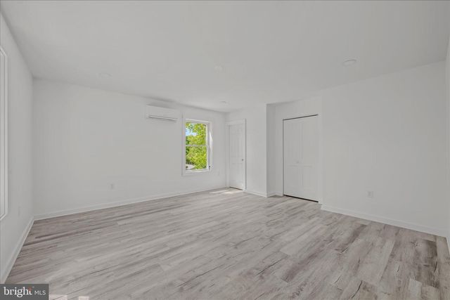 21 HILLTOP STREET, Berkeley Springs, WV 25411