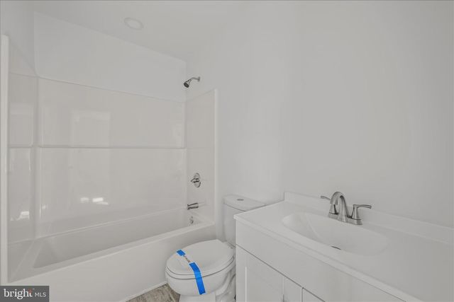 21 HILLTOP STREET, Berkeley Springs, WV 25411