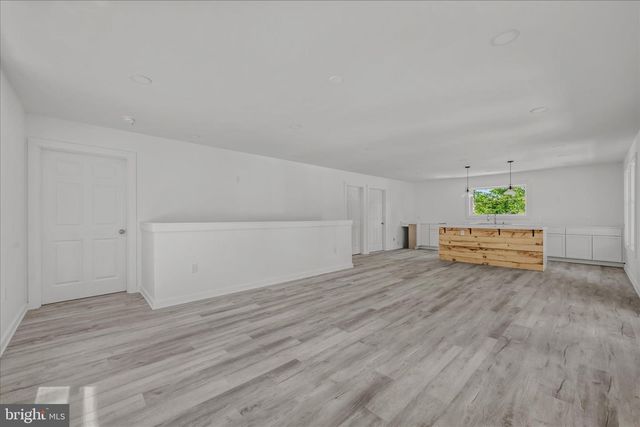 21 HILLTOP STREET, Berkeley Springs, WV 25411