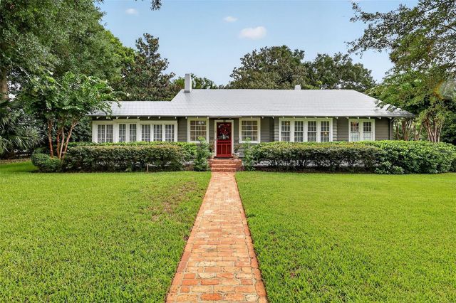 1046 N MCDONALD STREET, Mount Dora, FL 32757