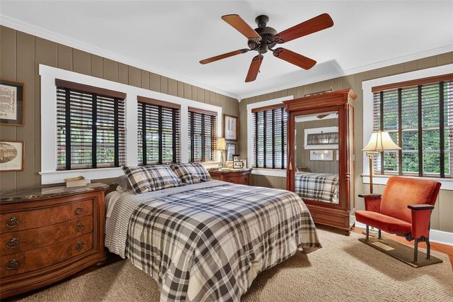 1046 N MCDONALD STREET, Mount Dora, FL 32757