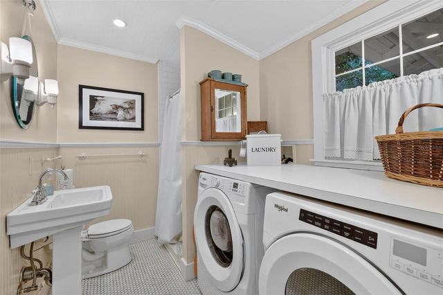 1046 N MCDONALD STREET, Mount Dora, FL 32757