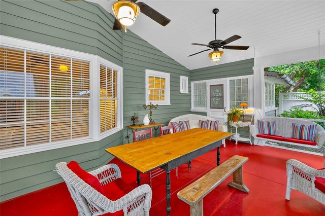 1046 N MCDONALD STREET, Mount Dora, FL 32757