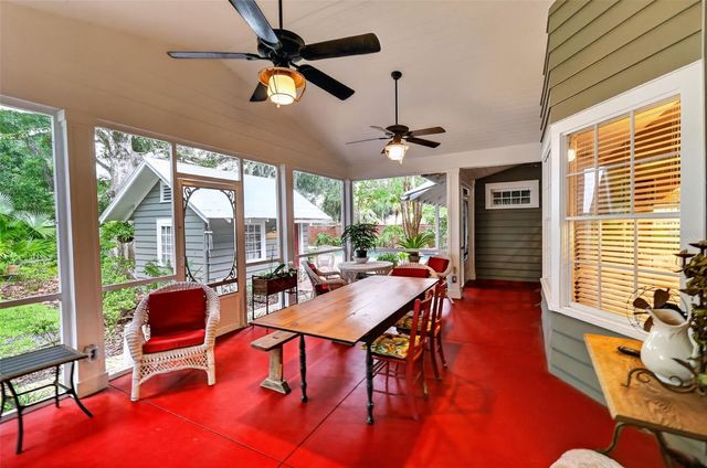 1046 N MCDONALD STREET, Mount Dora, FL 32757